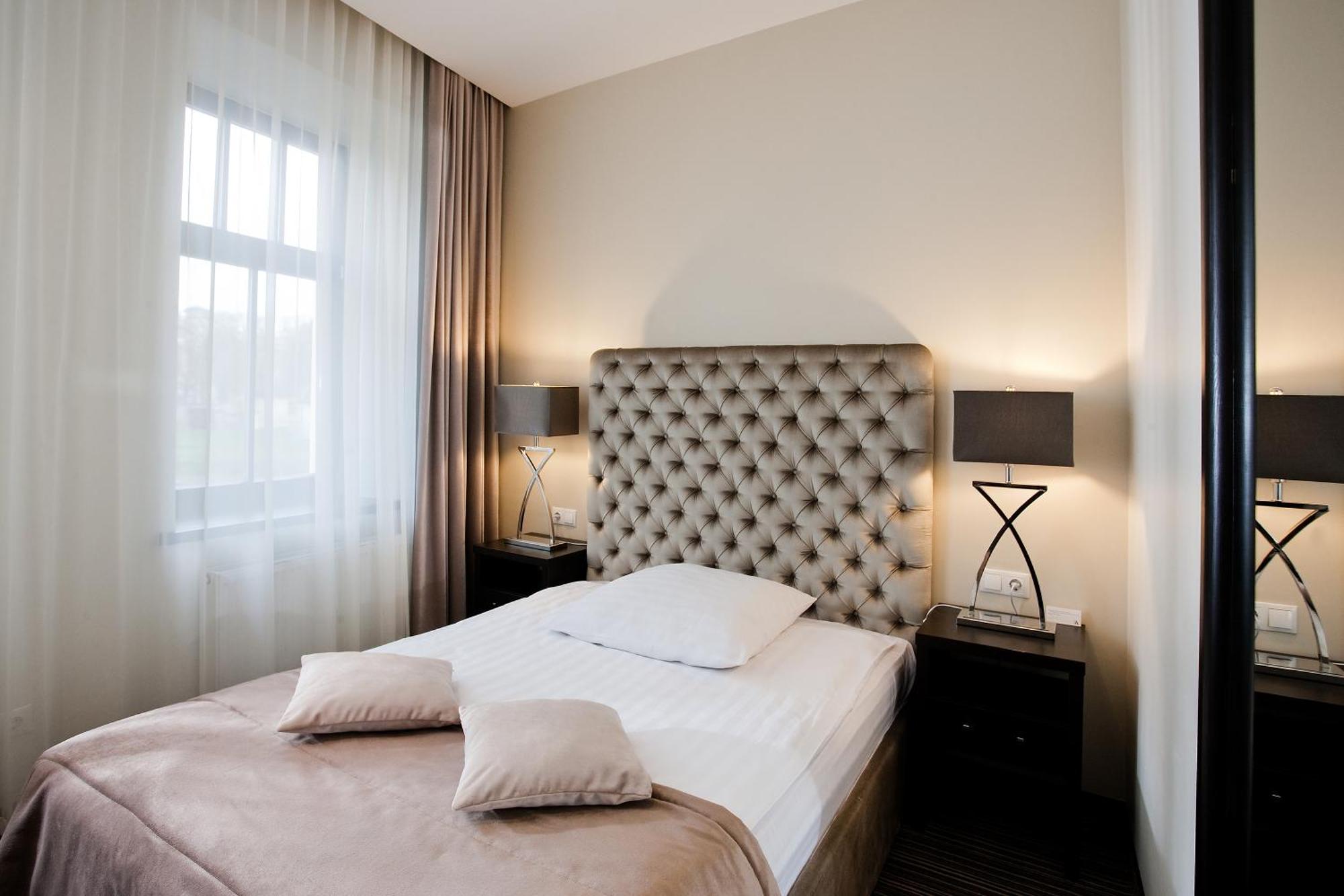 Amberton Cathedral Square Hotel Vilnius Room photo